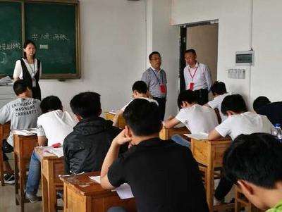 重庆市育才职业教育中心圆满完成2017年5月建筑行业专业人员岗位考试工作