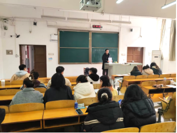 土木工程与建筑学院组织开展12月主题班团会活动